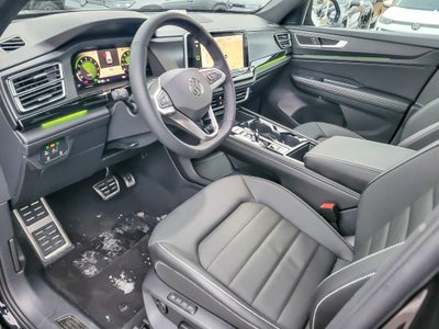 2026 Volkswagen Atlas Cross Sport 2.0T SEL R-Line Black