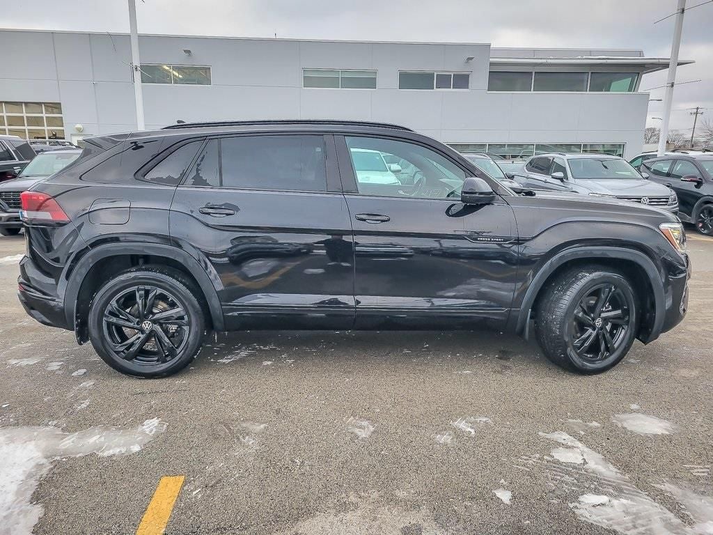 2026 Volkswagen Atlas Cross Sport 2.0T SEL R-Line Black