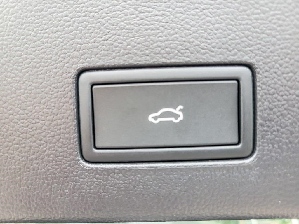 2026 Volkswagen Atlas Cross Sport 2.0T SEL