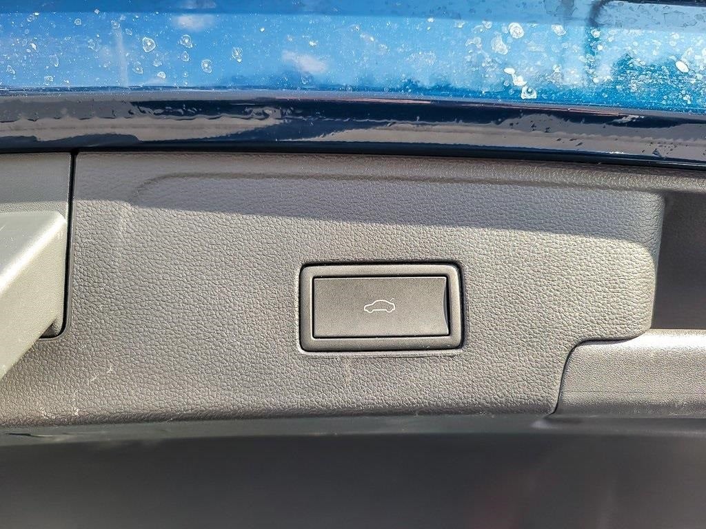 2023 Volkswagen Atlas Cross Sport 3.6L V6 SEL Premium R-Line