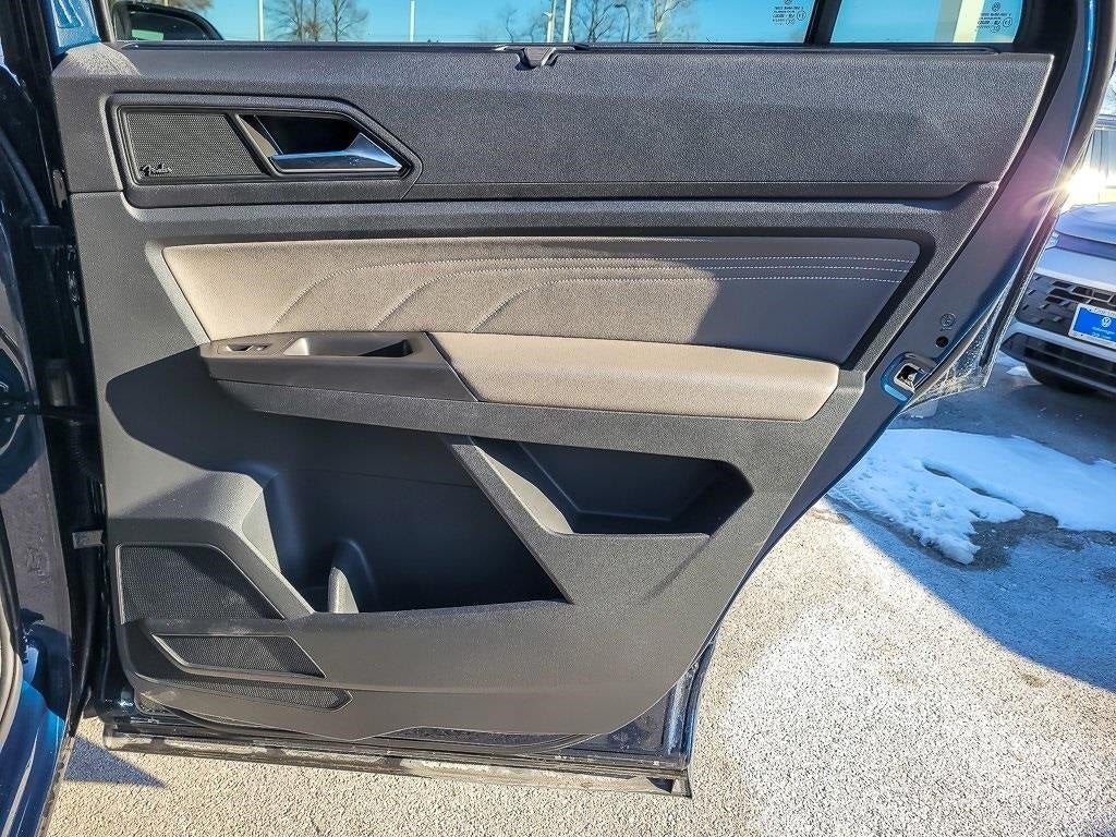 2023 Volkswagen Atlas Cross Sport 3.6L V6 SEL Premium R-Line