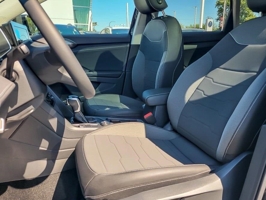 2025 Volkswagen Taos 1.5T SE Black