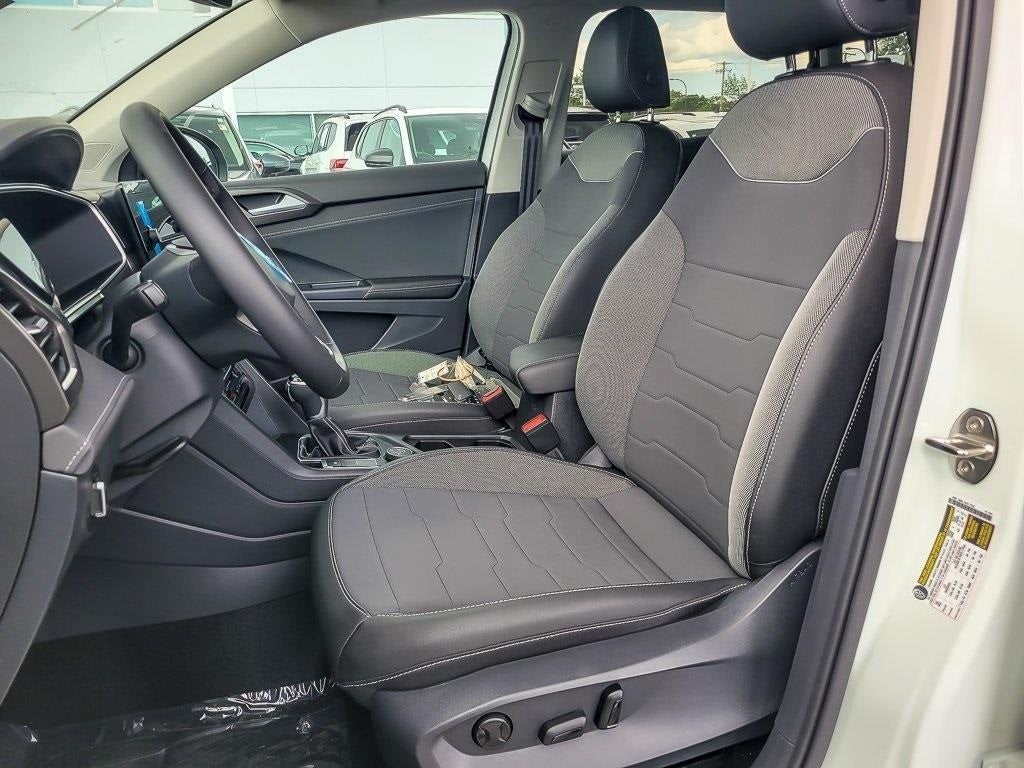 2025 Volkswagen Taos 1.5T SE Black