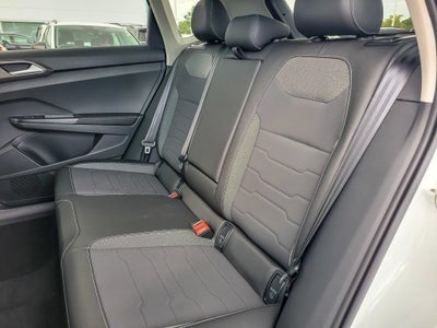 2025 Volkswagen Taos 1.5T SE Black