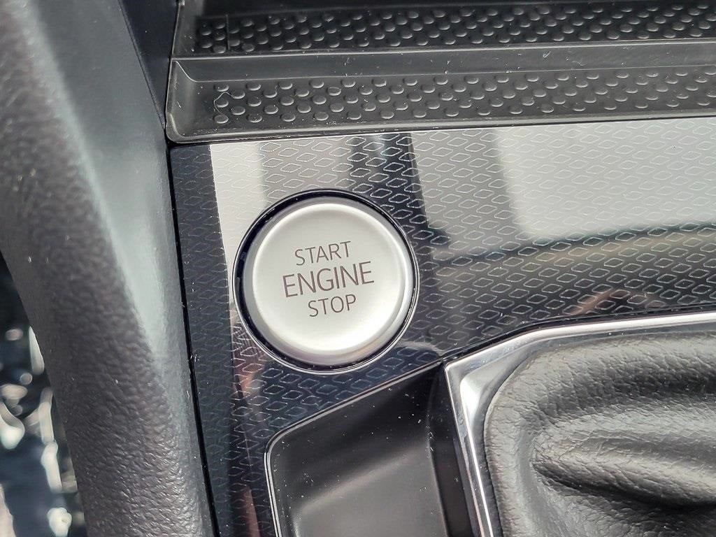 2025 Volkswagen Taos 1.5T SE Black