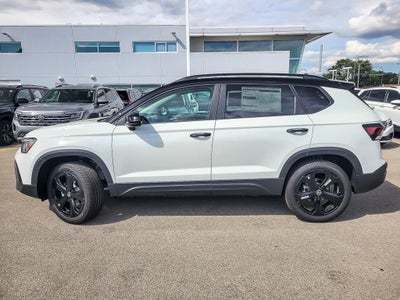 2025 Volkswagen Taos 1.5T SE Black