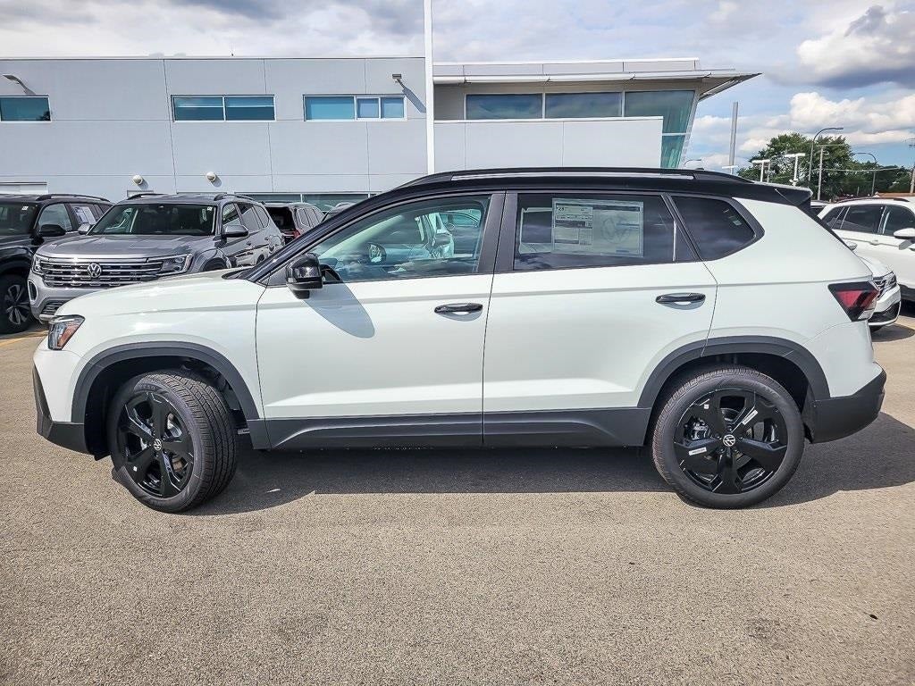 2025 Volkswagen Taos 1.5T SE Black