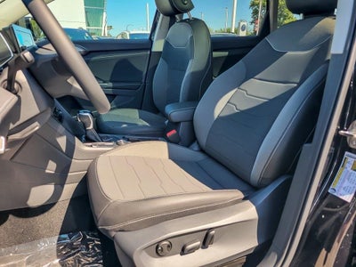 2025 Volkswagen Taos 1.5T SE Black