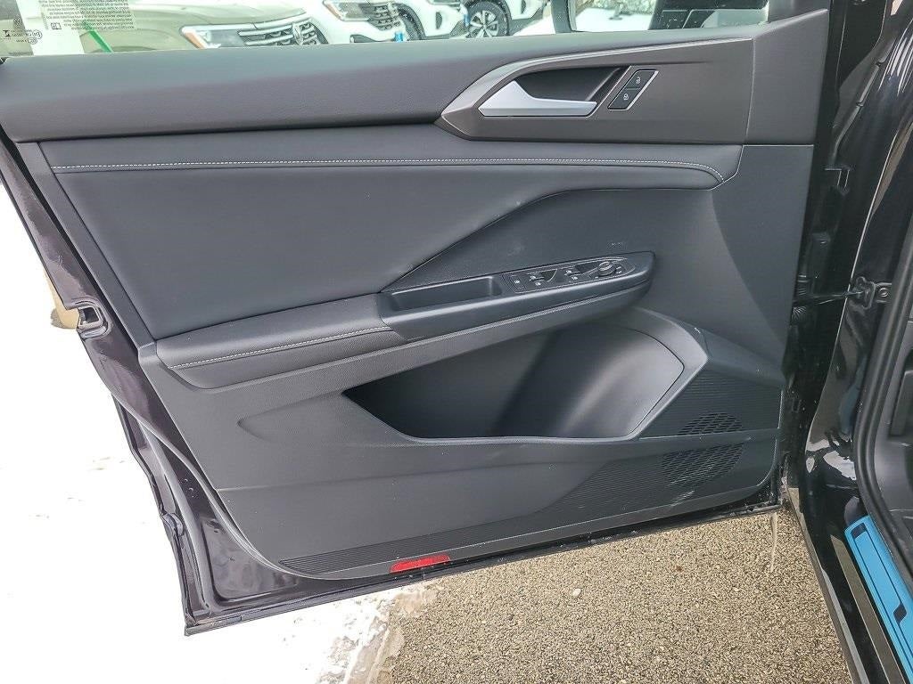 2025 Volkswagen Taos 1.5T SE Black