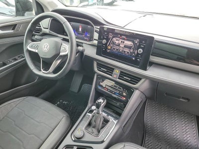 2025 Volkswagen Taos 1.5T SE Black