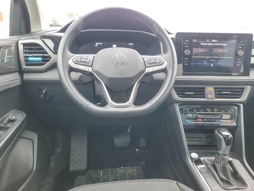 2025 Volkswagen Taos 1.5T SE Black