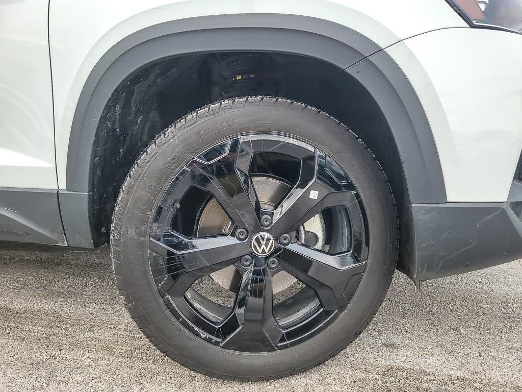 2025 Volkswagen Taos 1.5T SE Black