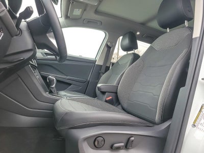 2025 Volkswagen Taos 1.5T SE Black