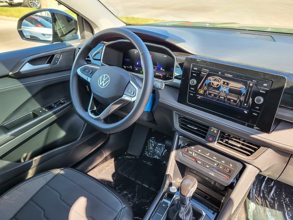 2025 Volkswagen Taos 1.5T SE Black