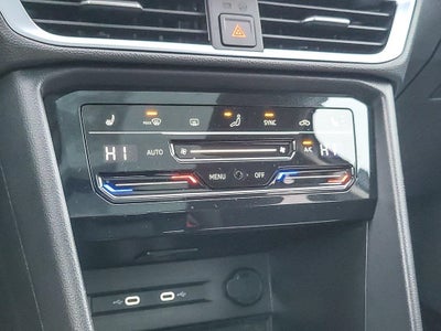 2025 Volkswagen Taos 1.5T SE