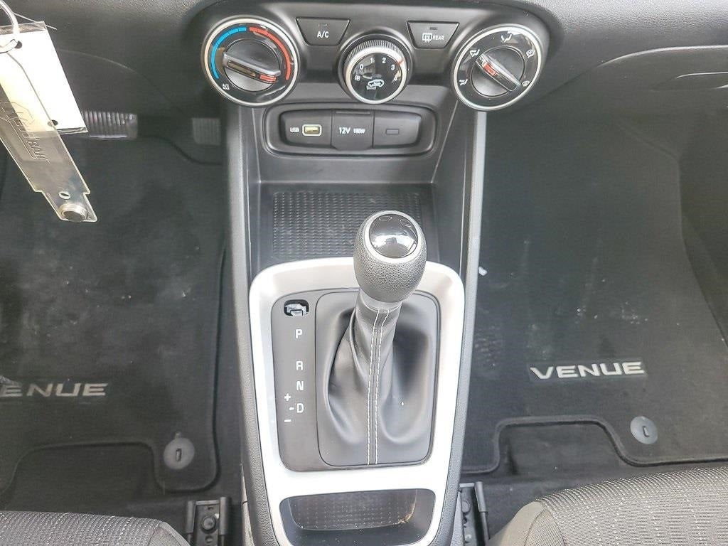 2022 Hyundai Venue SE