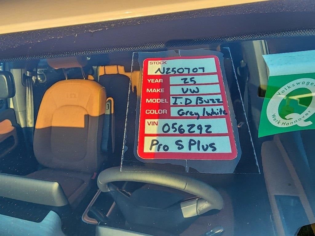2025 Volkswagen ID. Buzz Pro S Plus