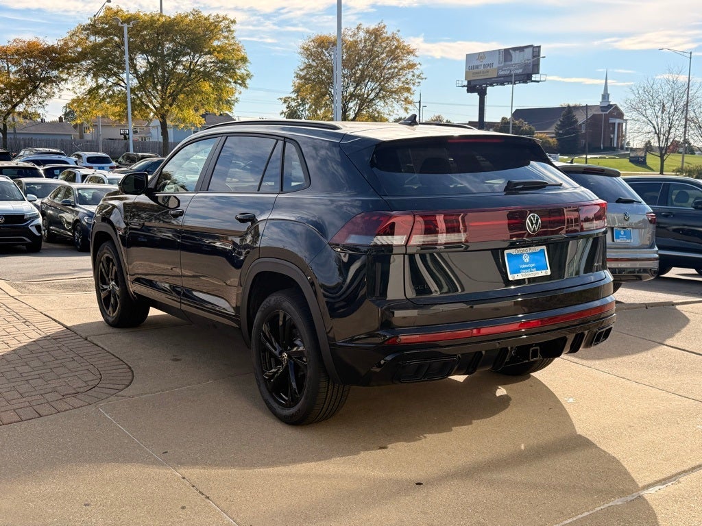 2026 Volkswagen Atlas Cross Sport 2.0T SEL R-Line Black