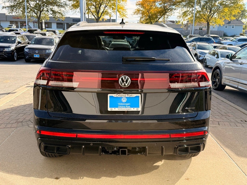 2026 Volkswagen Atlas Cross Sport 2.0T SEL R-Line Black