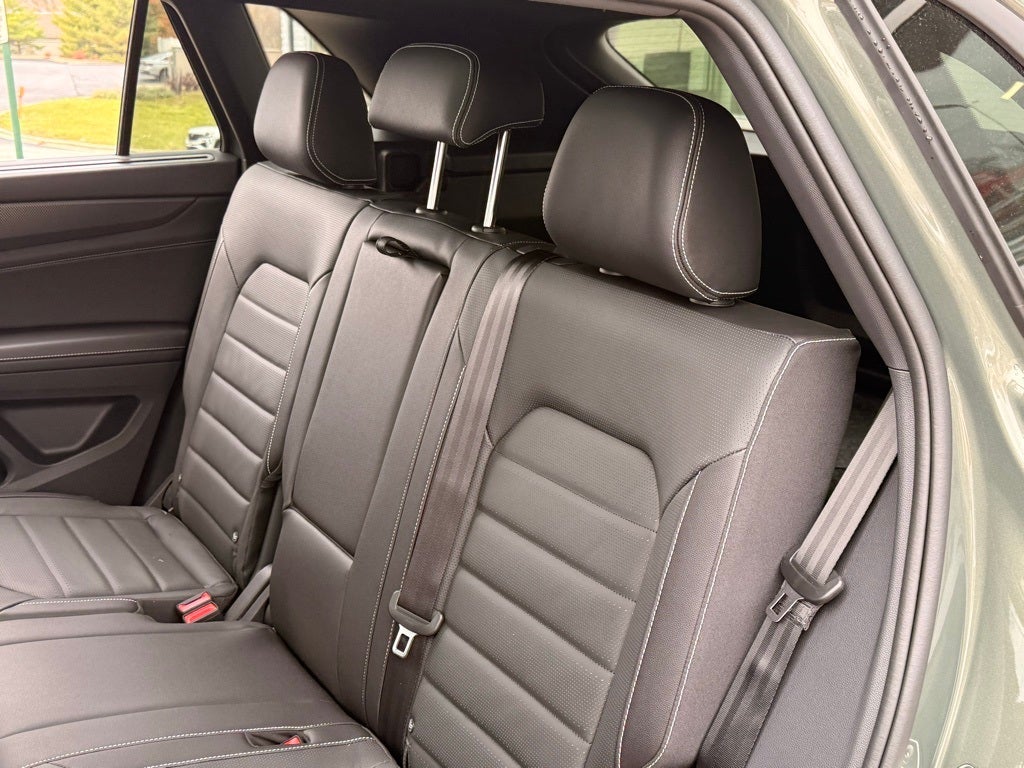 2026 Volkswagen Atlas Cross Sport 2.0T SEL R-Line Black