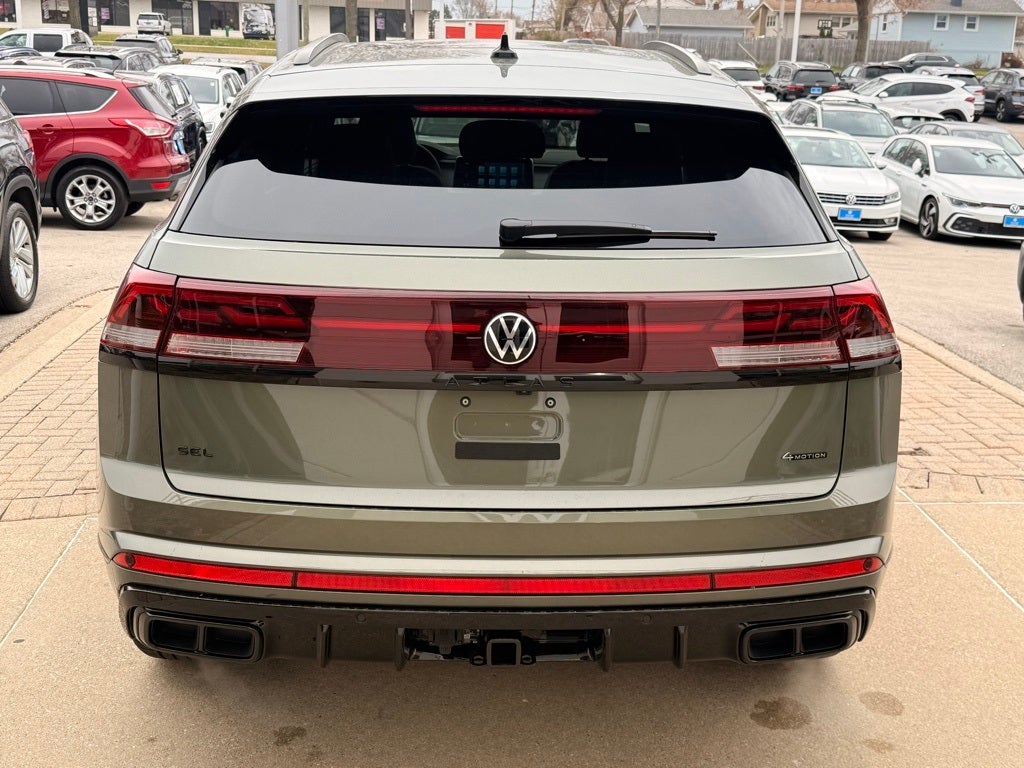 2026 Volkswagen Atlas Cross Sport 2.0T SEL R-Line Black