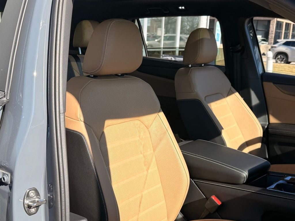 2026 Volkswagen Atlas Cross Sport 2.0T SEL R-Line Black