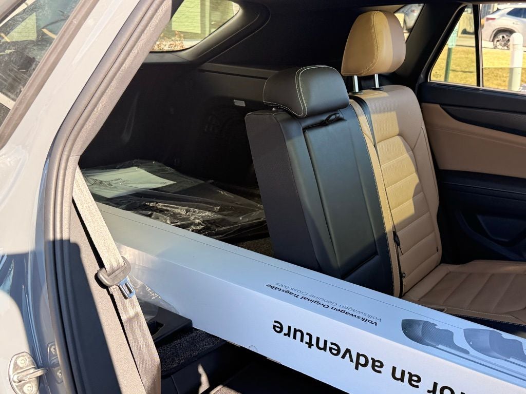 2026 Volkswagen Atlas Cross Sport 2.0T SEL R-Line Black