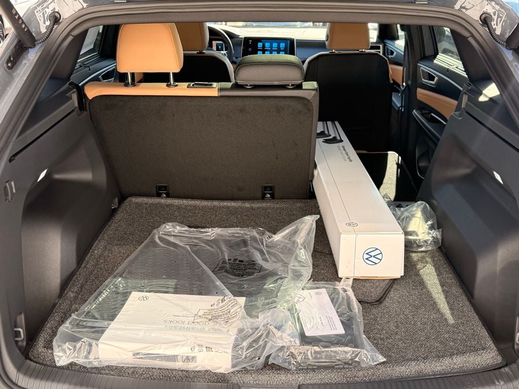 2026 Volkswagen Atlas Cross Sport 2.0T SEL R-Line Black