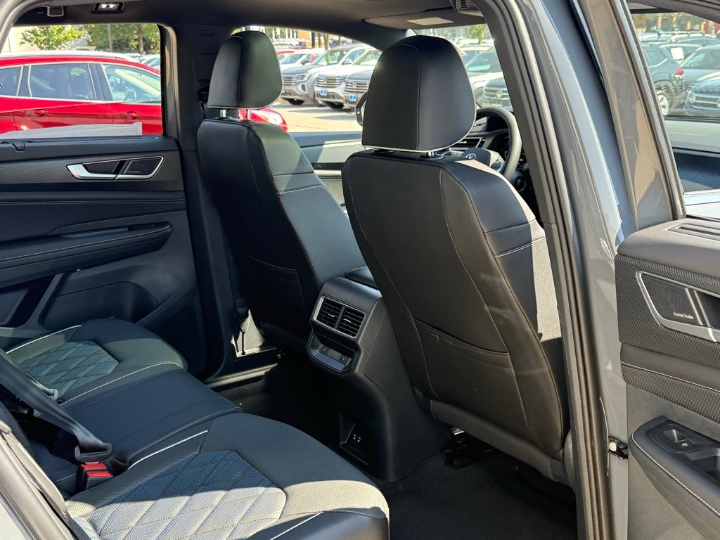 2026 Volkswagen Atlas Cross Sport 2.0T SEL Premium R-Line