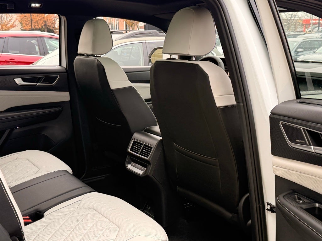 2026 Volkswagen Atlas Cross Sport 2.0T SEL Premium R-Line