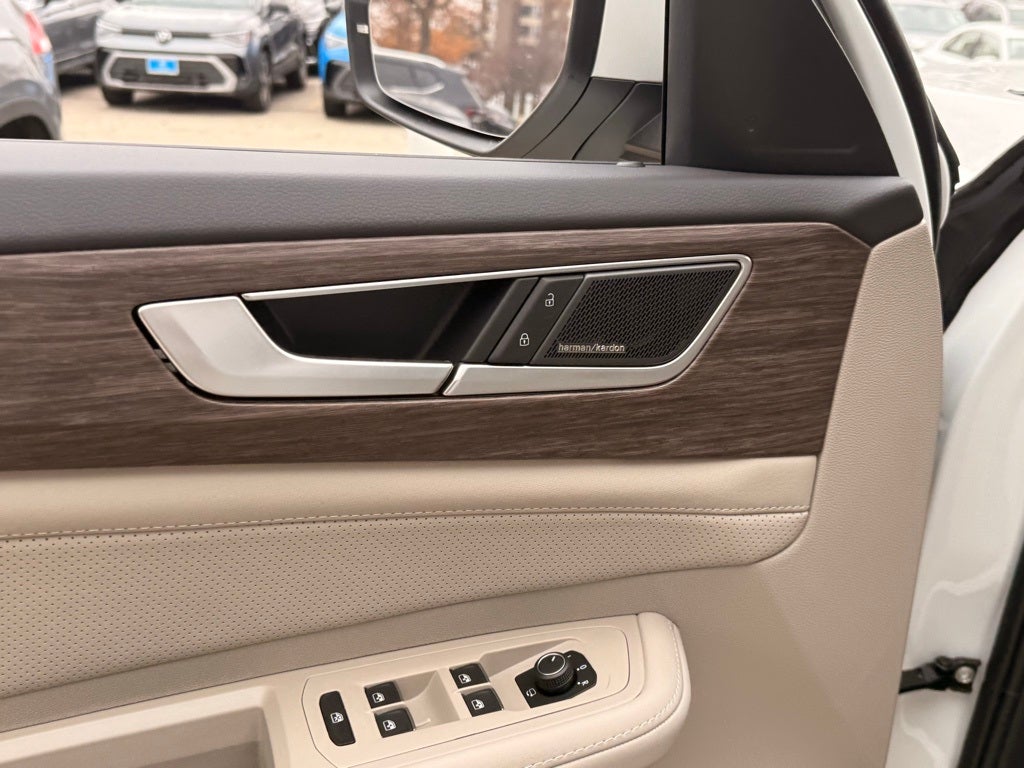 2026 Volkswagen Atlas 2.0T SEL Premium R-Line