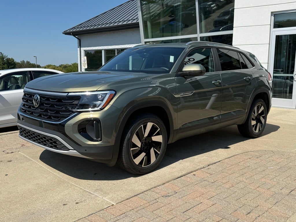 2026 Volkswagen Atlas Cross Sport 2.0T SE w/Technology