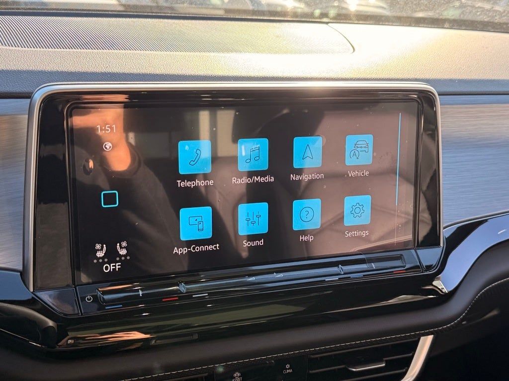 2026 Volkswagen Atlas Cross Sport 2.0T SE w/Technology