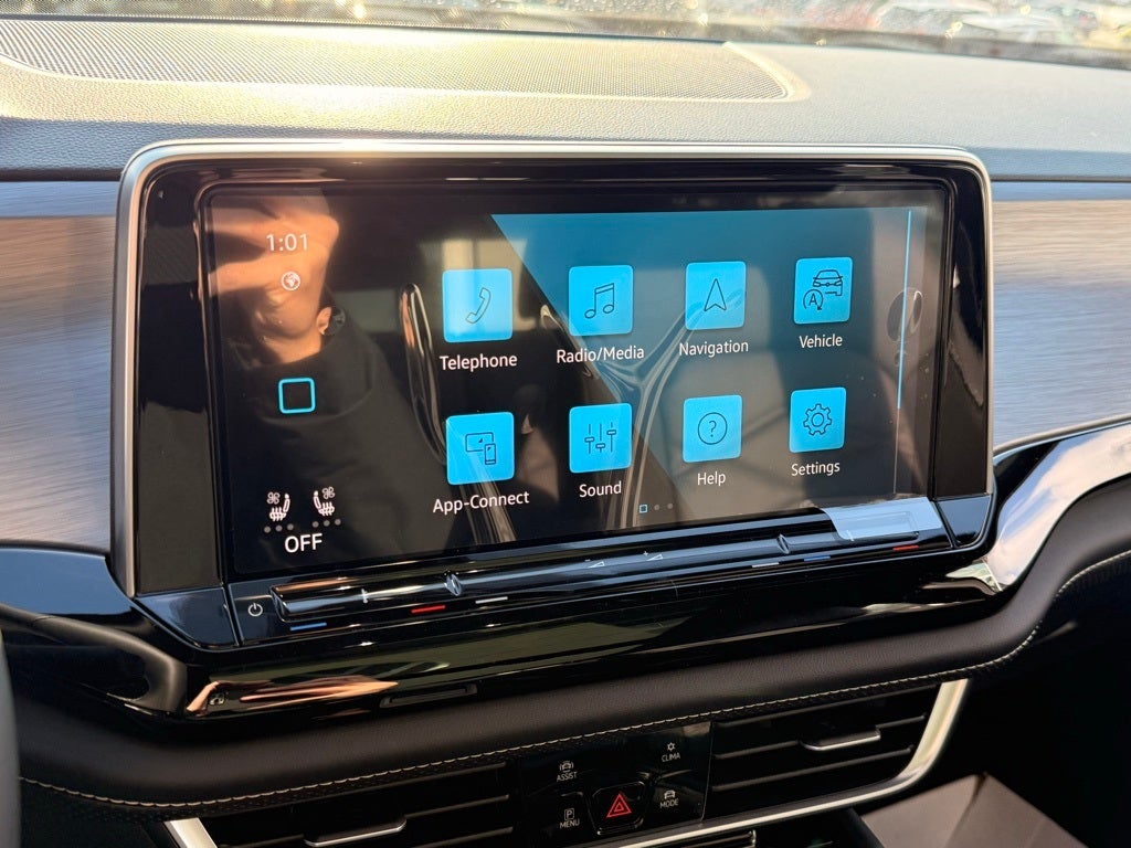 2026 Volkswagen Atlas Cross Sport 2.0T SE w/Technology