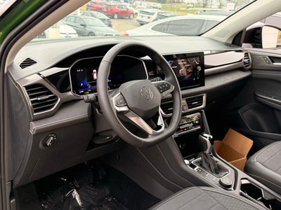 2026 Volkswagen Taos 1.5T SE Black