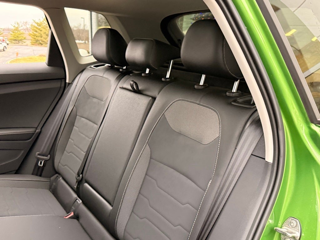 2026 Volkswagen Taos 1.5T SE Black