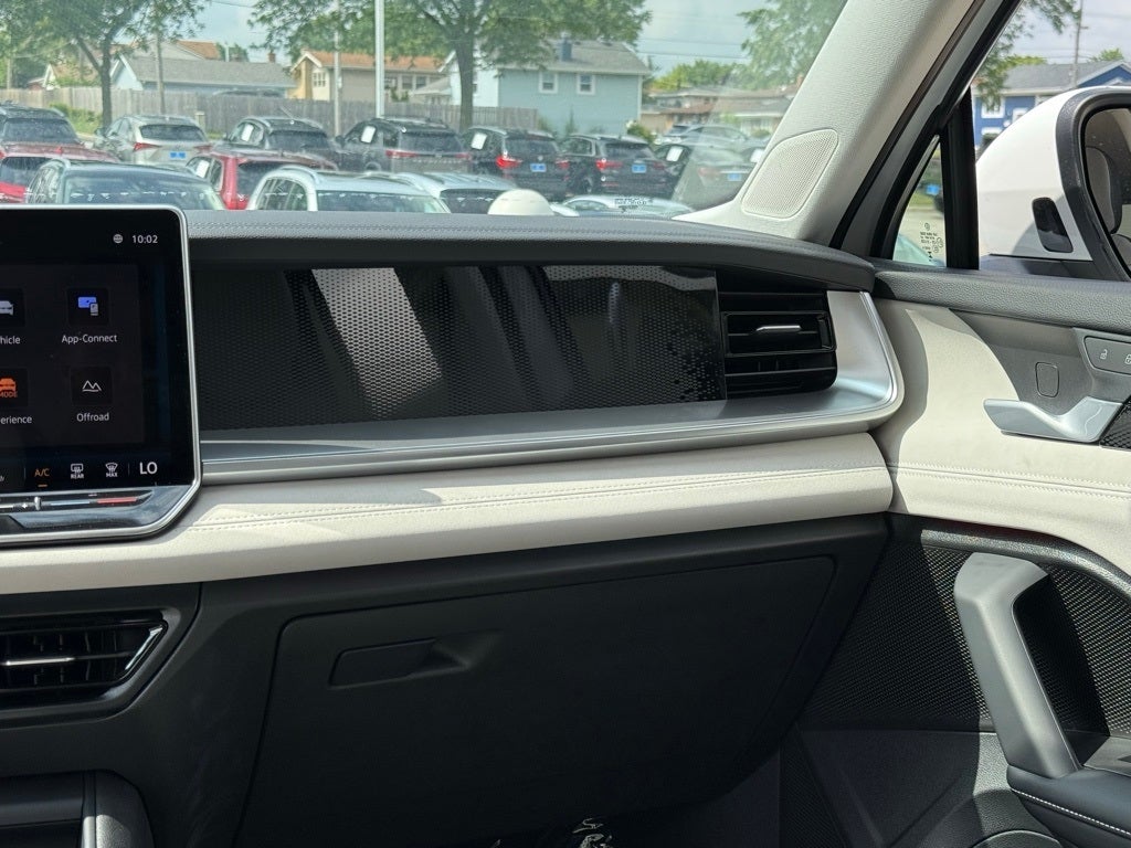 2025 Volkswagen Tiguan 2.0T SE