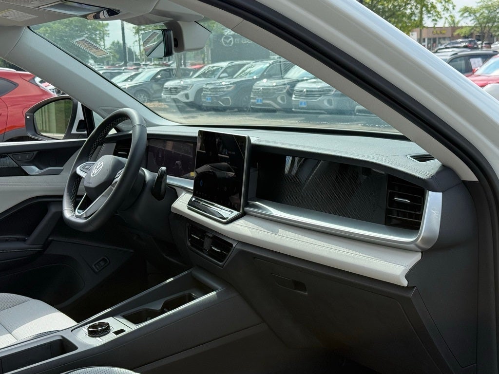 2025 Volkswagen Tiguan 2.0T SE