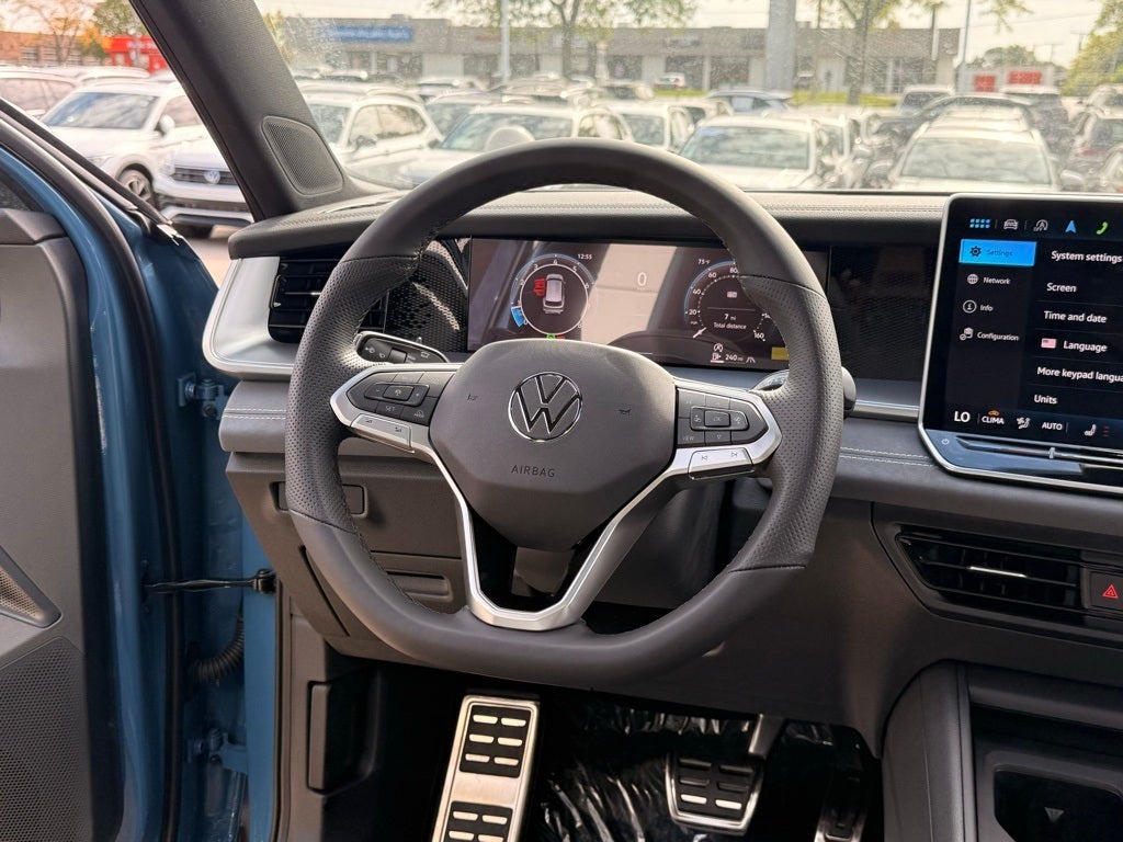 2025 Volkswagen Tiguan 2.0T SE R-Line Black