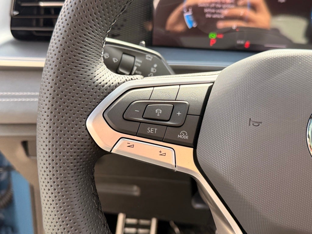 2025 Volkswagen Tiguan 2.0T SE R-Line Black