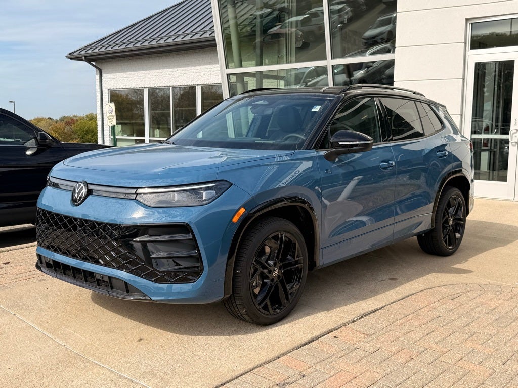 2025 Volkswagen Tiguan 2.0T SE R-Line Black