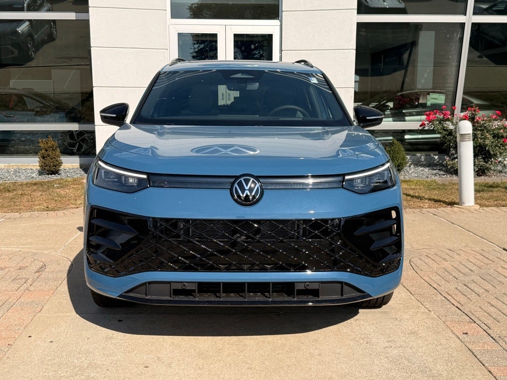 2025 Volkswagen Tiguan 2.0T SE R-Line Black