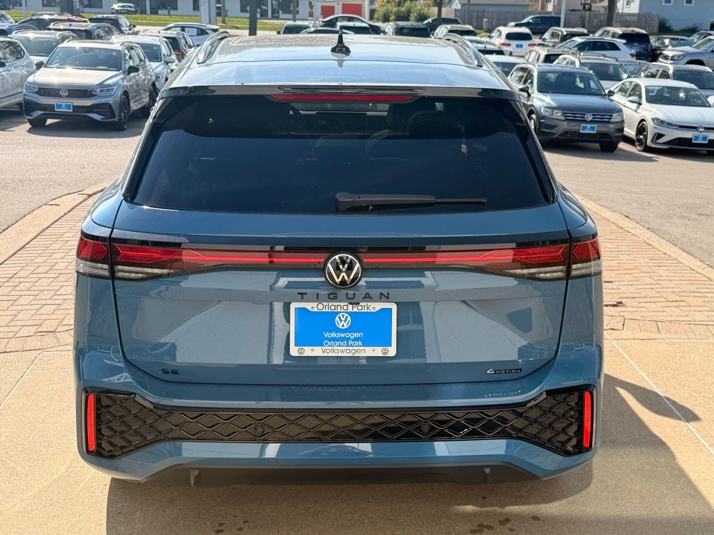 2025 Volkswagen Tiguan 2.0T SE R-Line Black