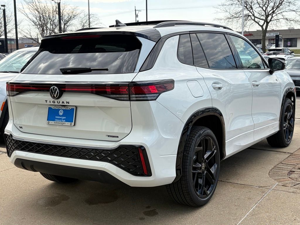 2026 Volkswagen Tiguan 2.0T SE R-Line Black