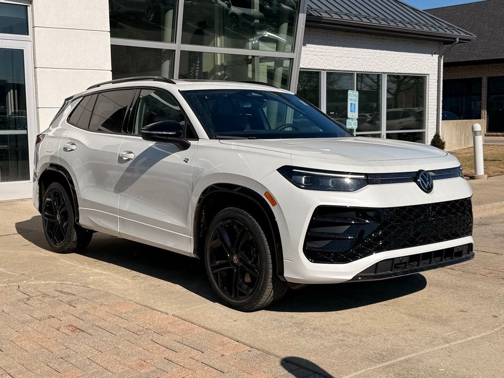 2026 Volkswagen Tiguan 2.0T SE R-Line Black