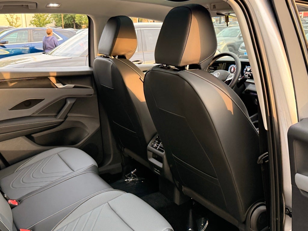 2025 Volkswagen Tiguan 2.0T SE