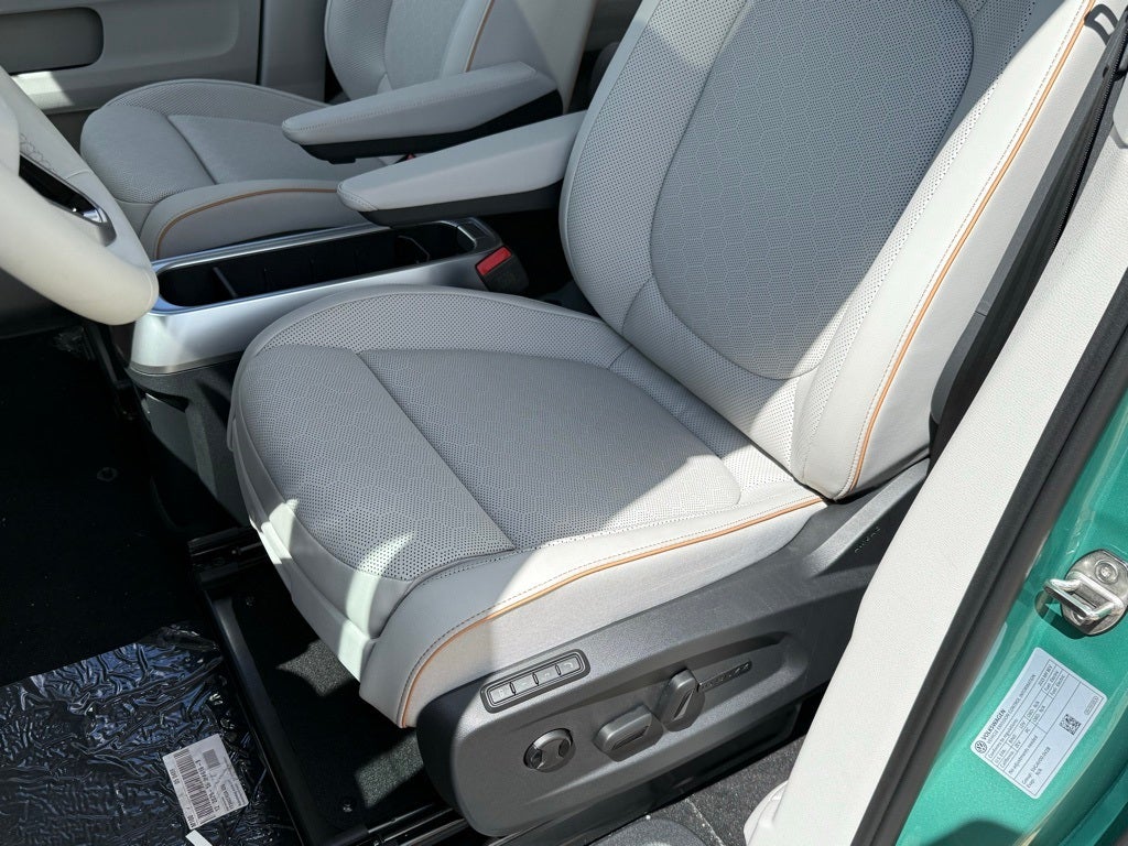 2025 Volkswagen ID. Buzz Pro S Plus