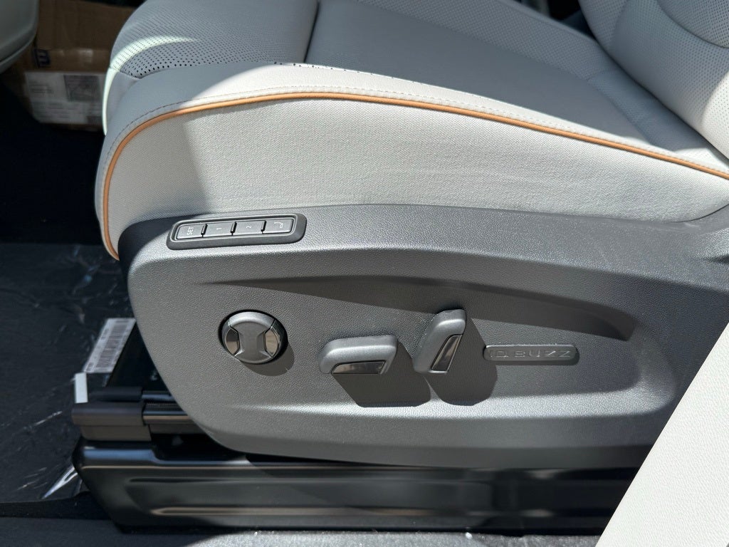 2025 Volkswagen ID. Buzz Pro S Plus