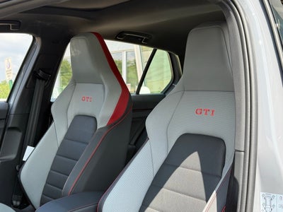 2025 Volkswagen Golf GTI 2.0T SE