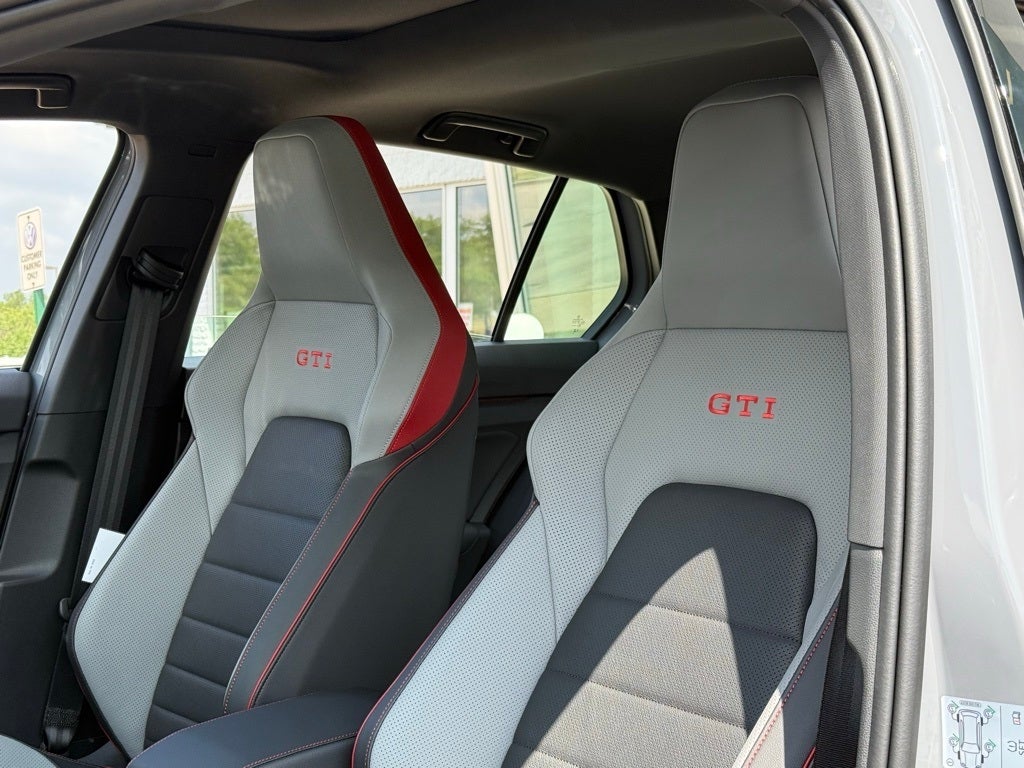2025 Volkswagen Golf GTI 2.0T SE